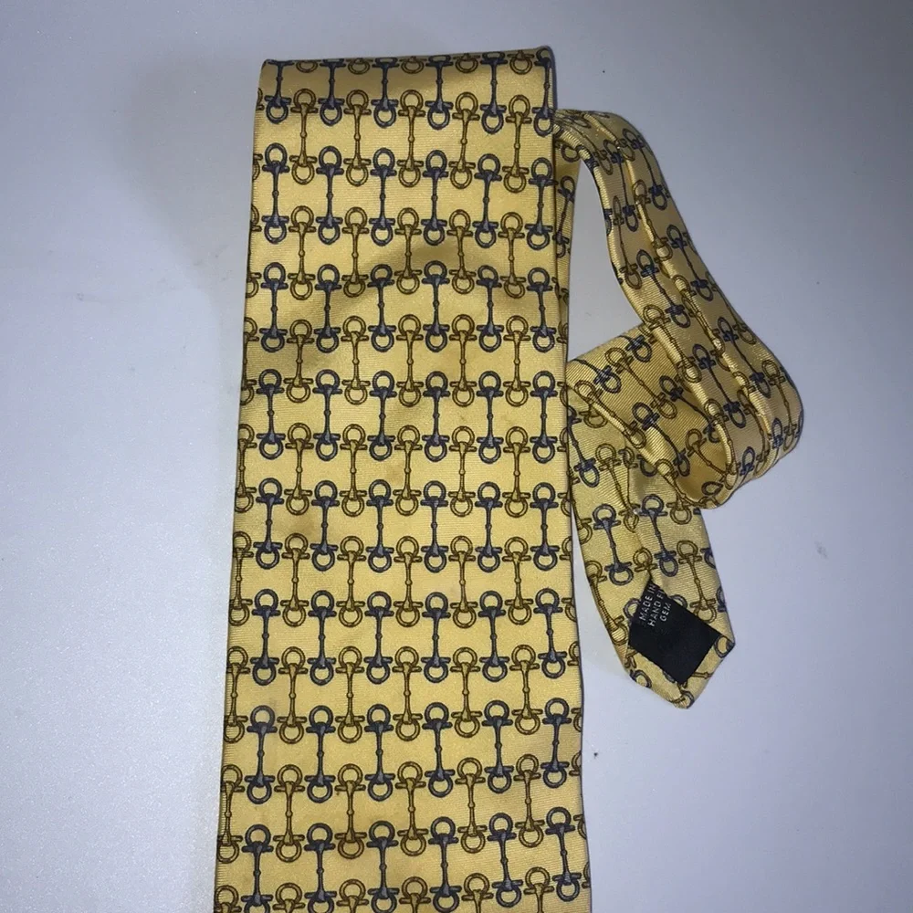Vintage Paolo GUCCI Yellow Blue 100% Silk Tie Bag Lock Buckle Print
